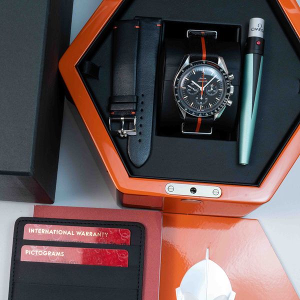 Omega Speedmaster Ultraman 311.12.42.30.01.001